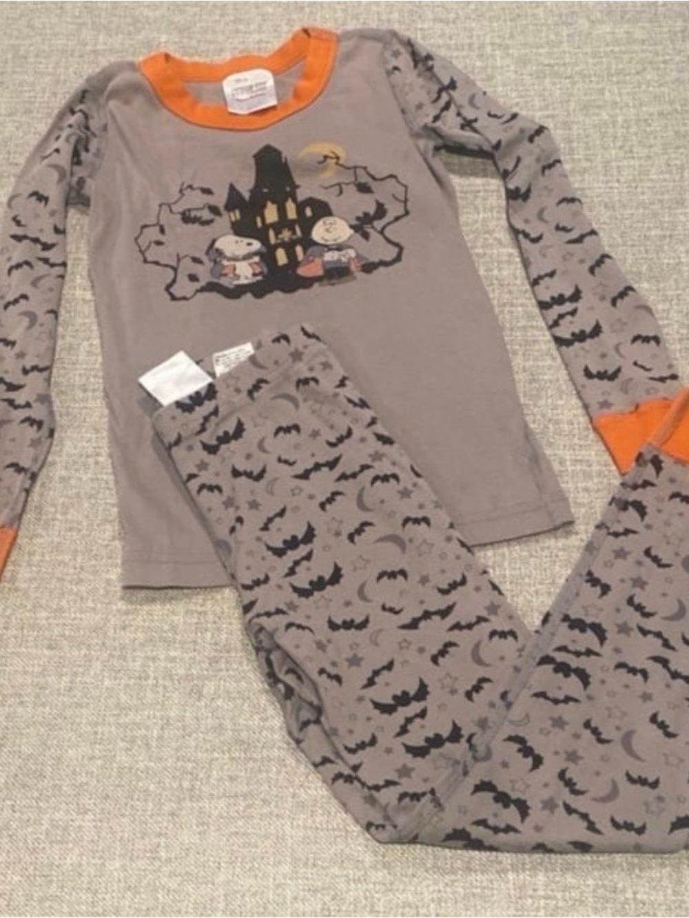 Hanna Andersson Gray and Orange Peanuts Halloween Pajama Set